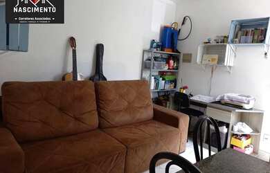 Imagem: O apartamento possui 2 Dormitórios, 1 Banheiro, 1 Vaga na garagem
