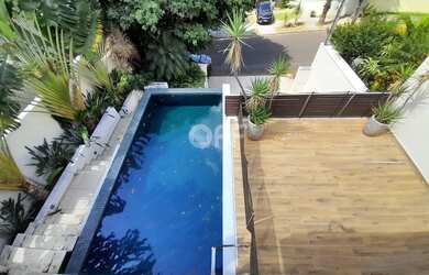 Imagem: A casa em condomínio possui 4 Dormitórios, 5 Banheiros, 4