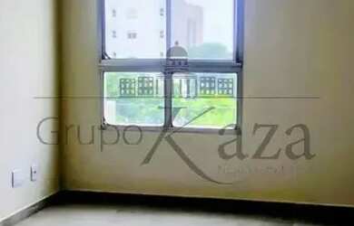 Imagem: O apartamento possui 3 Dormitórios, 1 Banheiro, 1 Vaga na garagem