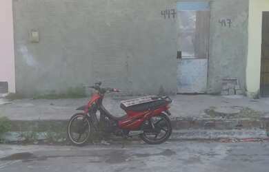 Imagem: A casa possui 2 Dormitórios, 1 Banheiro e está localizado