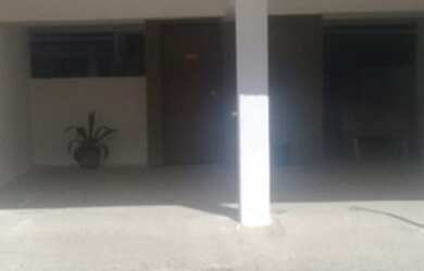 Imagem: O apartamento possui 3 Dormitórios, 1 Banheiro, 1 Vaga na garagem