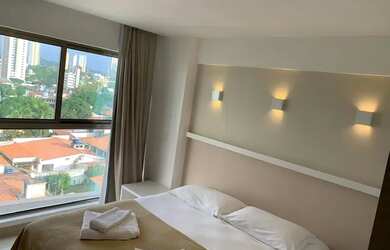 Imagem: O apartamento possui 1 Dormitório, 1 Banheiro, 1 Vaga na garagem