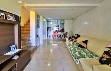 Imagem: A casa possui 2 Dormitórios, 3 Banheiros, 2 Vagas na garagem