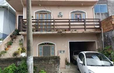 Imagem: A casa possui 2 Dormitórios, 1 Banheiro, 1 Vaga na garagem