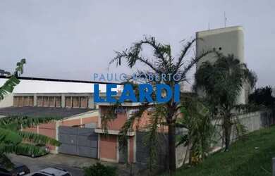 Imagem: O depósito possui 5 Vagas na garagem, 2.914m² de Área, Imóvel