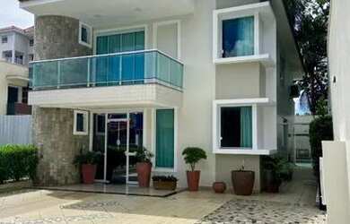 Imagem: A casa em condomínio possui 4 Dormitórios, 4 Banheiros, 4