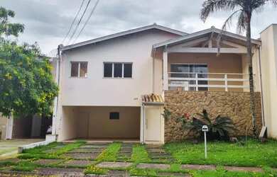 Imagem: A casa em condomínio possui 3 Dormitórios, 4 Banheiros, 4