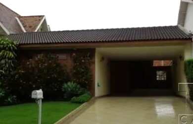 Imagem: A casa em condomínio possui 3 Dormitórios, 2 Banheiros, 2