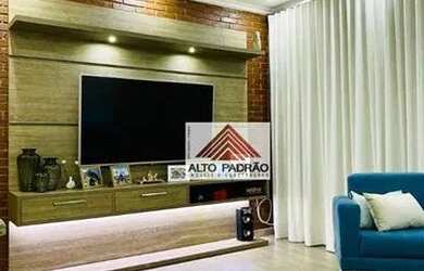 Imagem: A casa possui 2 Dormitórios, 1 Banheiro, 2 Vagas na garagem