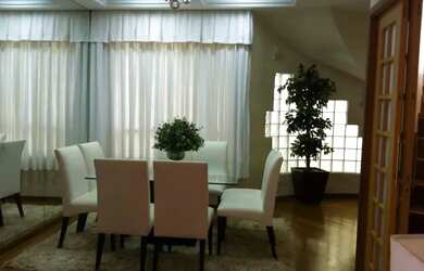 Imagem: A casa possui 2 Dormitórios, 2 Banheiros, 3 Vagas na garagem