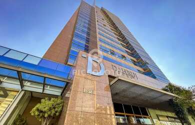 Imagem: O depósito possui 3 Vagas na garagem e 135m² de Área e está