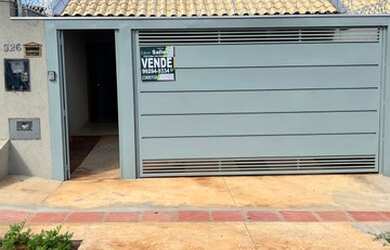 Imagem: A casa possui 2 Dormitórios, 1 Banheiro, 1 Vaga na garagem