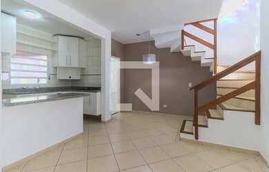 Imagem: A casa em condomínio possui 2 Dormitórios, 2 Banheiros, 2