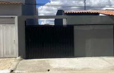 Imagem: A casa em condomínio possui 2 Dormitórios, 1 Banheiro, 4 Vagas