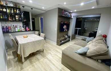 Imagem: O apartamento possui 2 Dormitórios, 1 Banheiro, 1 Vaga na garagem