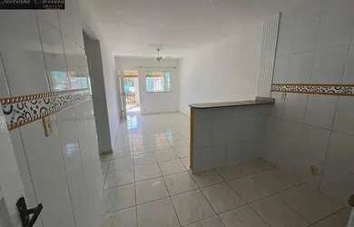 Imagem: A casa possui 2 Dormitórios, 1 Banheiro, 1 Vaga na garagem