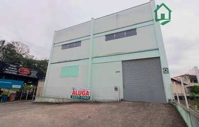 Imagem: O depósito possui 5 Vagas na garagem, 320m² de Área e está