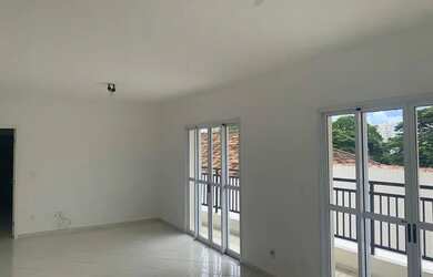 Imagem: O apartamento possui 3 Dormitórios, 1 Banheiro, 2 Vagas na