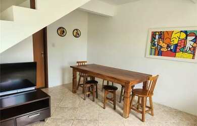 Imagem: A casa possui 4 Dormitórios, 3 Banheiros e 74m² de Área e