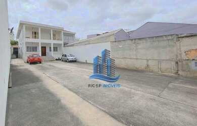 Imagem: A casa possui 4 Dormitórios, 3 Banheiros, 5 Vagas na garagem