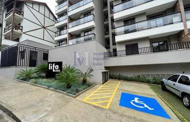 Imagem: O apartamento possui 1 Dormitório, 2 Banheiros, 1 Vaga na garagem