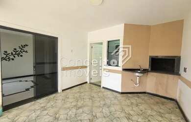 Imagem: A casa possui 3 Dormitórios, 2 Banheiros, 1 Vaga na garagem