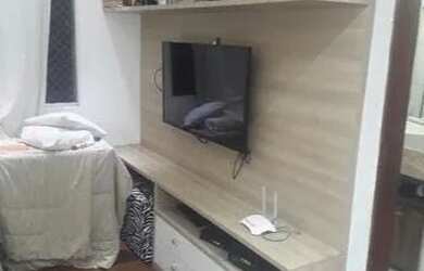 Imagem: O apartamento possui 2 Dormitórios, 1 Banheiro, 1 Vaga na garagem
