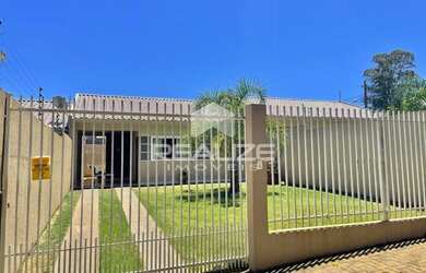 Imagem: A casa possui 2 Dormitórios, 1 Banheiro, 4 Vagas na garagem