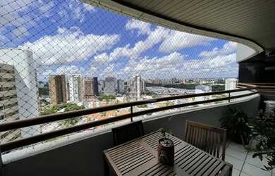 Imagem: O apartamento possui 3 Dormitórios, 3 Banheiros, 2 Vagas na