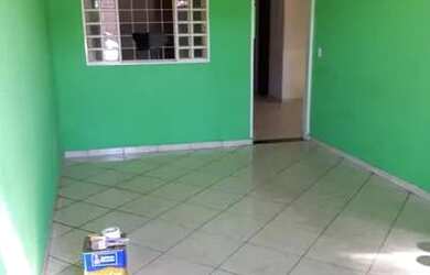 Imagem: A casa possui 3 Dormitórios, 2 Banheiros, 3 Vagas na garagem