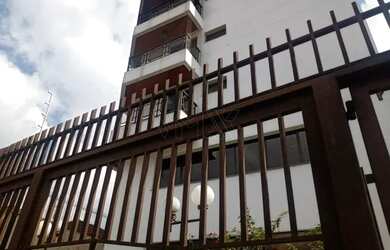 Imagem: O apartamento possui 4 Dormitórios, 3 Banheiros, 2 Vagas na