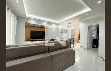 Imagem: A casa possui 2 Dormitórios, 3 Banheiros, 2 Vagas na garagem