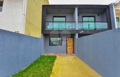 Imagem: A casa possui 2 Dormitórios, 2 Banheiros, 2 Vagas na garagem