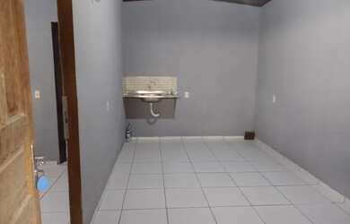 Imagem: O apartamento possui 1 Dormitório, 1 Banheiro, 1 Vaga na garagem