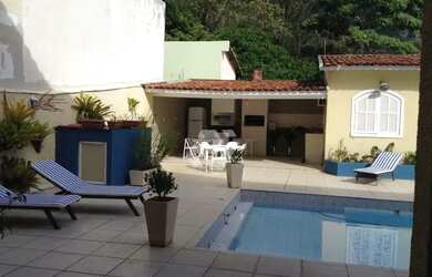 Imagem: A casa em condomínio possui 5 Dormitórios, 5 Banheiros, 5