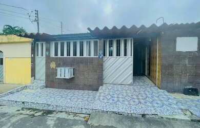 Imagem: A casa possui 3 Dormitórios, 4 Banheiros, 2 Vagas na garagem