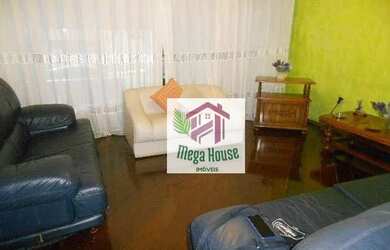 Imagem: A casa possui 4 Dormitórios, 5 Banheiros, 2 Vagas na garagem