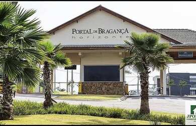 Imagem: O terreno possui 300m² de Área e está localizado em Bragança