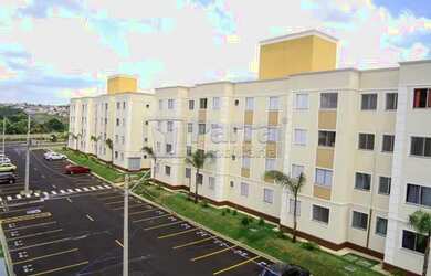 Imagem: O apartamento possui 2 Dormitórios, 1 Banheiro, 1 Vaga na garagem