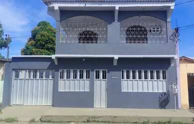 Imagem: A casa possui 5 Dormitórios, 2 Banheiros, 2 Vagas na garagem