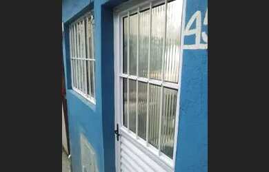 Imagem: A casa possui 1 Dormitório, 1 Banheiro, 30m² de Área e está