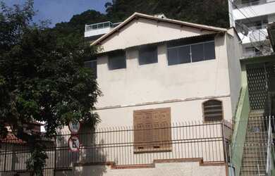 Imagem: A casa possui 2 Dormitórios, 2 Banheiros, 333m² de Área e