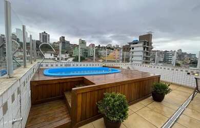 Imagem: O apartamento na cobertura possui 3 Dormitórios, 3 Banheiros