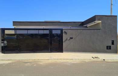 Imagem: A casa possui 3 Dormitórios, 3 Banheiros, 3 Vagas na garagem