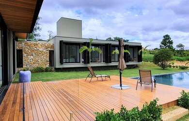 Imagem: A casa em condomínio possui 5 Dormitórios, 5 Banheiros, 5