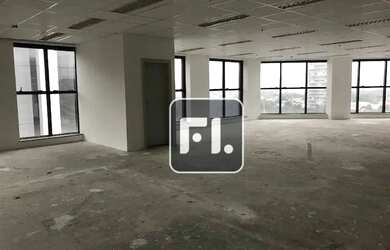 Imagem: O depósito possui 4 Vagas na garagem, 183m² de Área e está