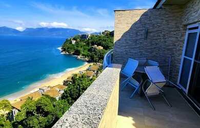 Imagem: A casa possui 5 Dormitórios, Acomodam 20 pessoas e 5 Vagas