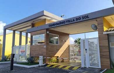 Imagem: A casa em condomínio possui 5 Dormitórios, 3 Banheiros, 2