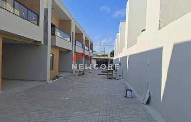 Imagem: A casa em condomínio possui 4 Dormitórios, 4 Banheiros, 2