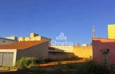 Imagem: O terreno possui 360m² de Área e está localizado em Santa